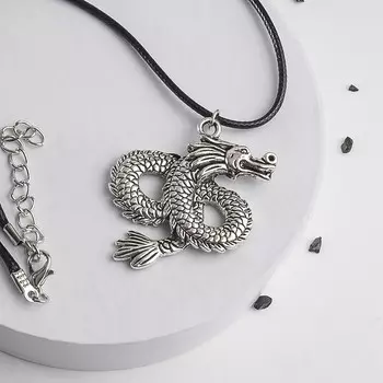 Кулон на шнурке