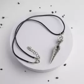 Кулон на шнурке