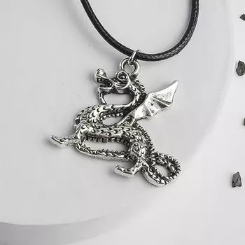 Кулон на шнурке