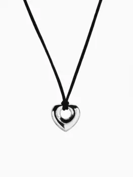 Кулон на шнурке