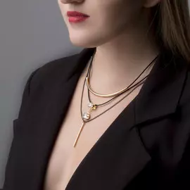 Кулон на шнурке