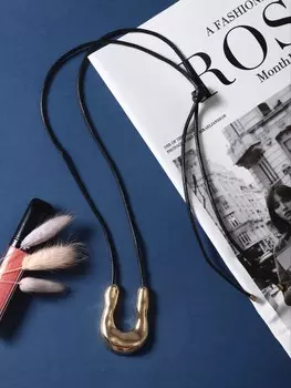 Кулон на шнурке