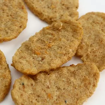 Лакомство для собак натуральное petlab: крекеры из трески с отрубями, 40 г.