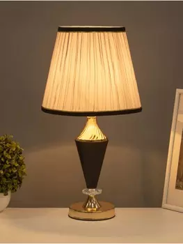 Лампа настольная