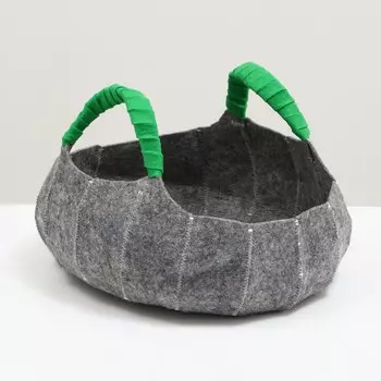 Лежанка для животных из войлока