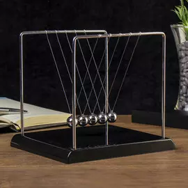 Маятник настольный антистресс