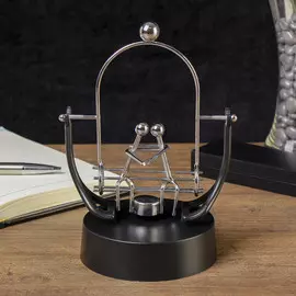 Маятник настольный антистресс