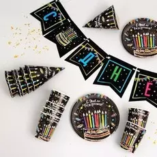 Набор бумажной посуды одноразовый с днем рождения», мелом 6 тарелок , 1 гирлянда , 6 стаканов, 6 колпаков