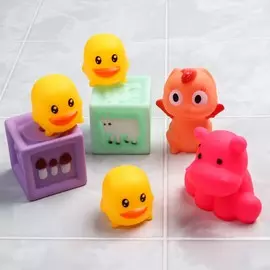 Набор резиновых игрушек для игры в ванной