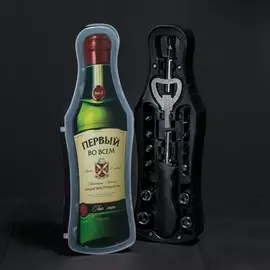 Набор инструментов в бутылке