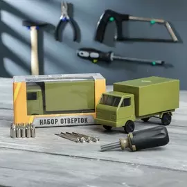 Набор инструментов в грузовике