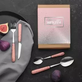 Набор из четырех столовых приборов