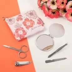 Набор маникюрный в косметичке