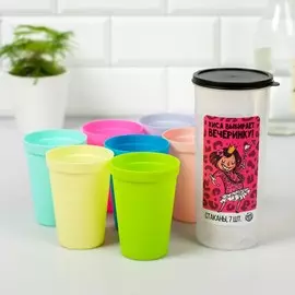 Набор пластиковых стаканчиков