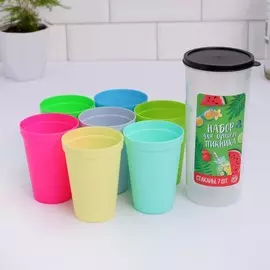 Набор пластиковых стаканчиков