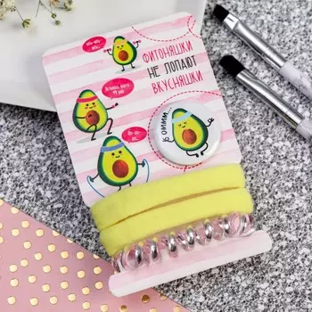 Набор резинок 3 шт. и значок