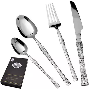 Набор столовых приборов на