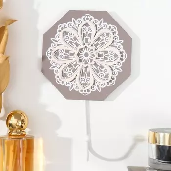 Настенный крючок декоративный