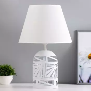 Настольная лампа