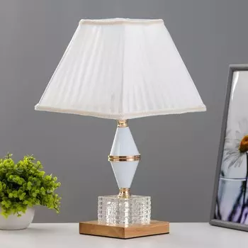 Настольная лампа