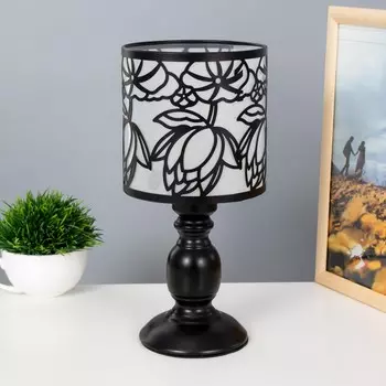 Настольная лампа