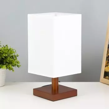 Настольная лампа