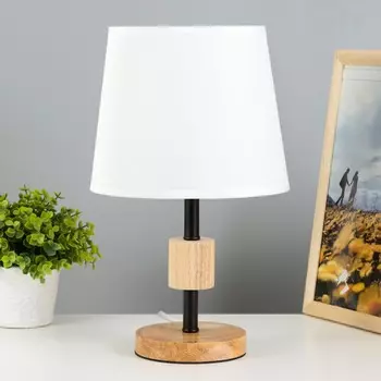 Настольная лампа