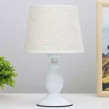 Настольная лампа