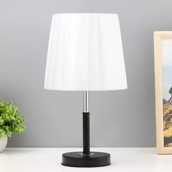 Настольная лампа