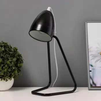 Настольная лампа