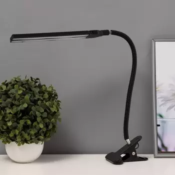 Настольная лампа