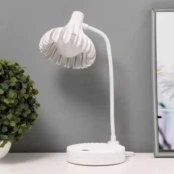 Настольная лампа