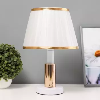 Настольная лампа