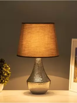 Настольная лампа