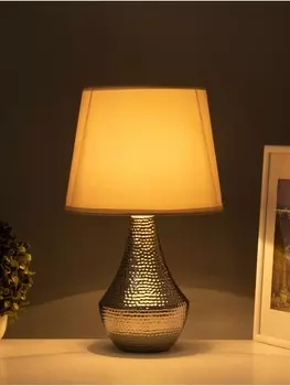 Настольная лампа