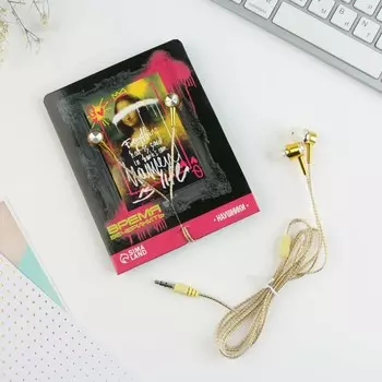 Наушники вакуумные на открытке