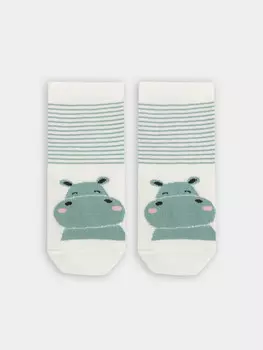 Носки детские молочные с рисунком в виде бегемота
