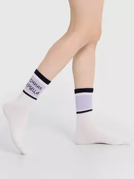 Носки женские белые с рисунком в виде надписи