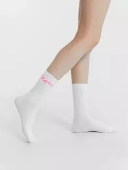 Носки женские белые с рисунком в виде надписи