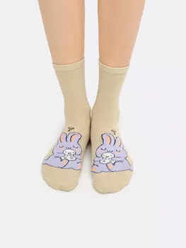 Носки женские бежевые с плюшевым следом и рисунком в виде заек