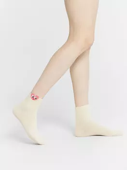Носки женские бежевые с рисунком в виде сердечка