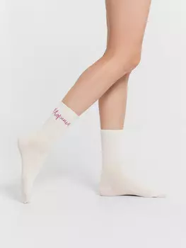 Носки женские молочные с рисунком в виде надписи