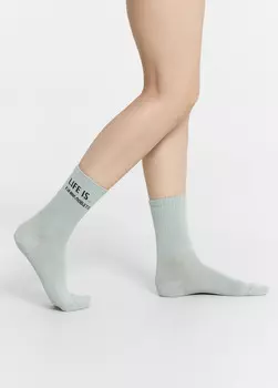 Носки женские светло-оливковые с рисунком в виде надписи