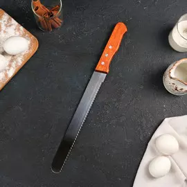 Нож для бисквита крупные зубцы, рабочая поверхность 25 см, деревянная ручка, толщина лезвия 1 мм