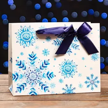 Пакет подарочный новогодний ламинированный