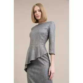 Платье с ассиметричной баской