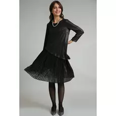 Платье с плиссировкой