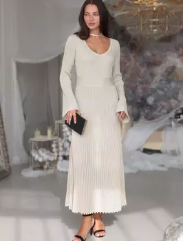 Платье вязаное