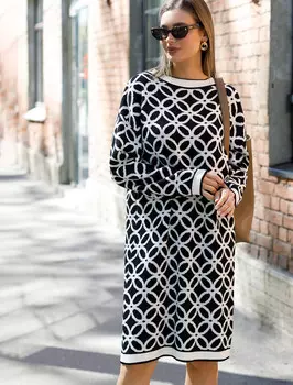 Платье вязаное