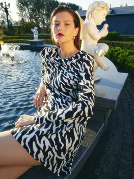 Платье женское черное с принтом